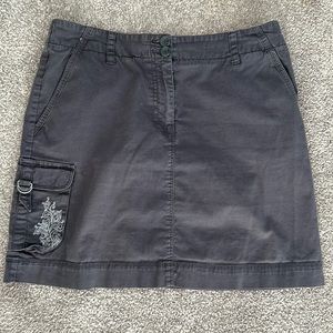 Title Nine miniskirt size 6 grey